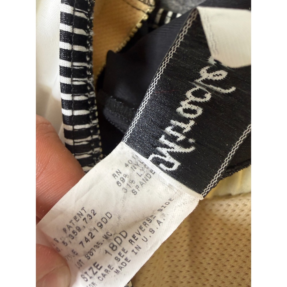 Miraclesuit Womens Black White Colorblock One Piece Swimsuit 18DD Underwire USA - Picture 7 of 12